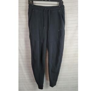 Nike Sportswear Tech Fleece Joggers in Black, sz Small